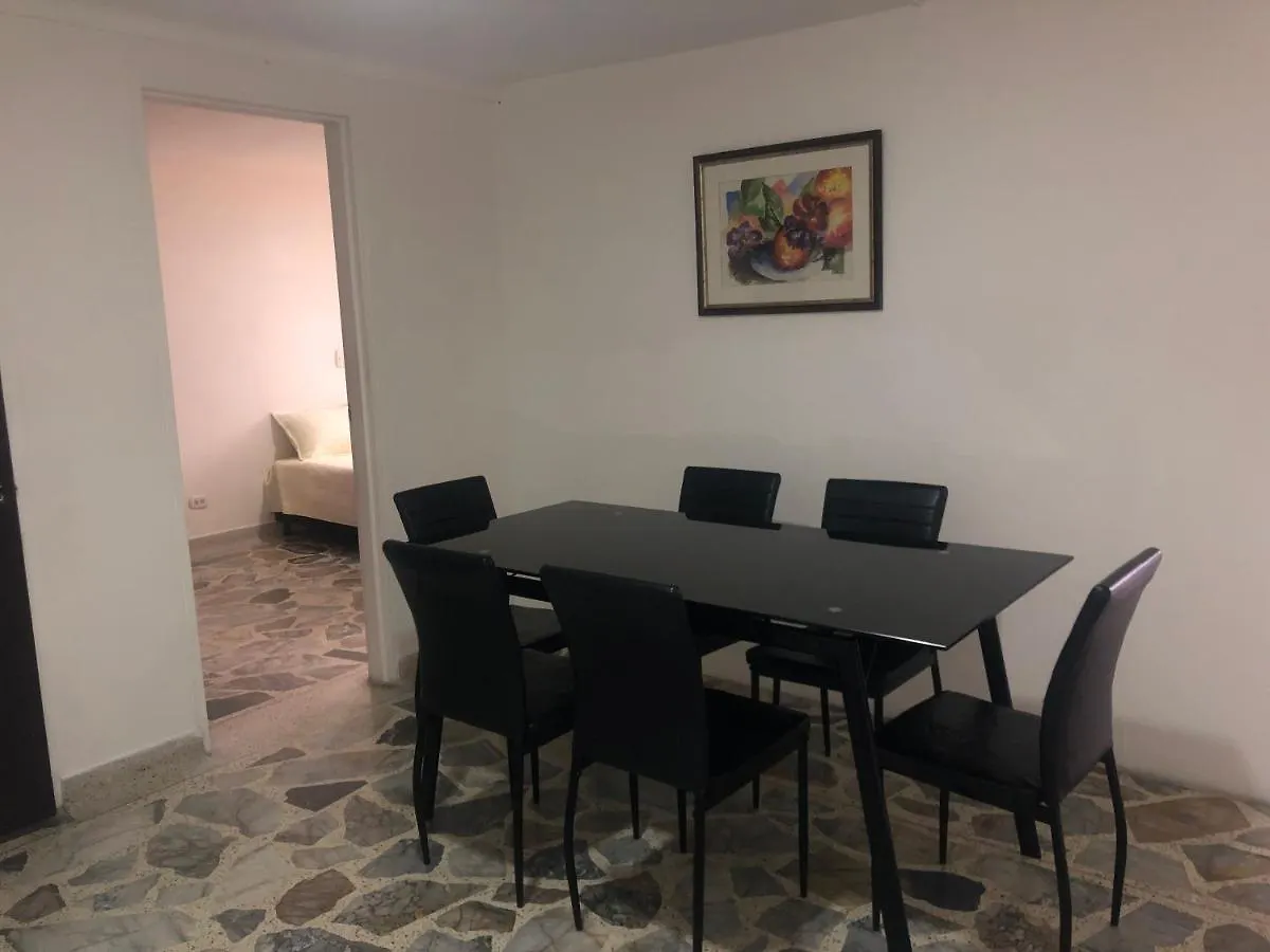 Apartamento Apartamento Comodo En Laureles, Grande , Centrico , Bien Ubicado Apto303 Medellín