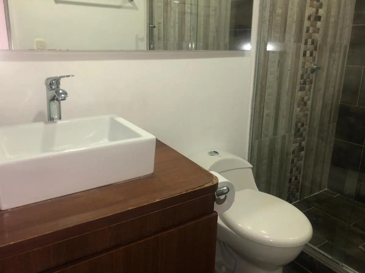 Apartamento Apartamento Comodo En Laureles, Grande , Centrico , Bien Ubicado Apto303 Medellín Colombia