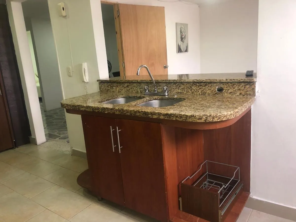 Apartamento Apartamento Comodo En Laureles, Grande , Centrico , Bien Ubicado Apto303 Medellín