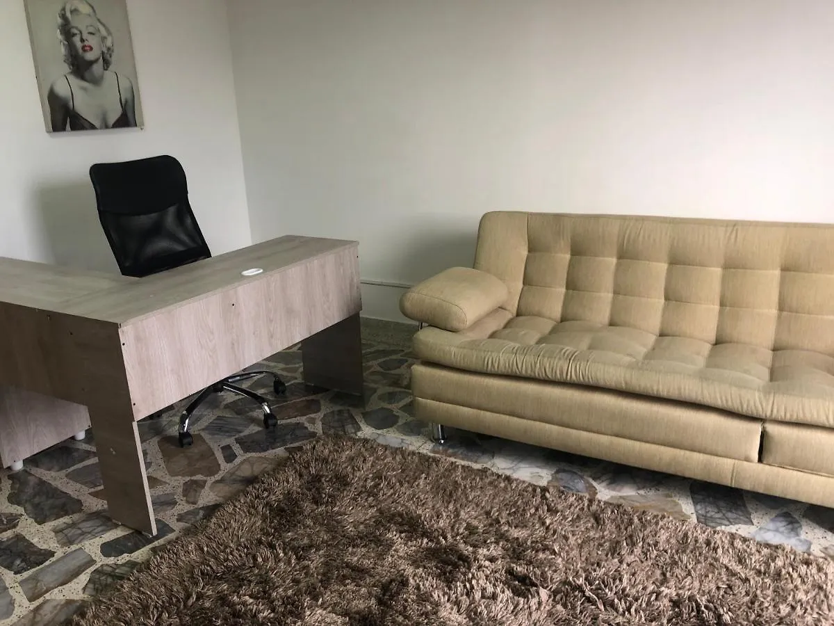 Apartamento Apartamento Comodo En Laureles, Grande , Centrico , Bien Ubicado Apto303 Medellín 0*,