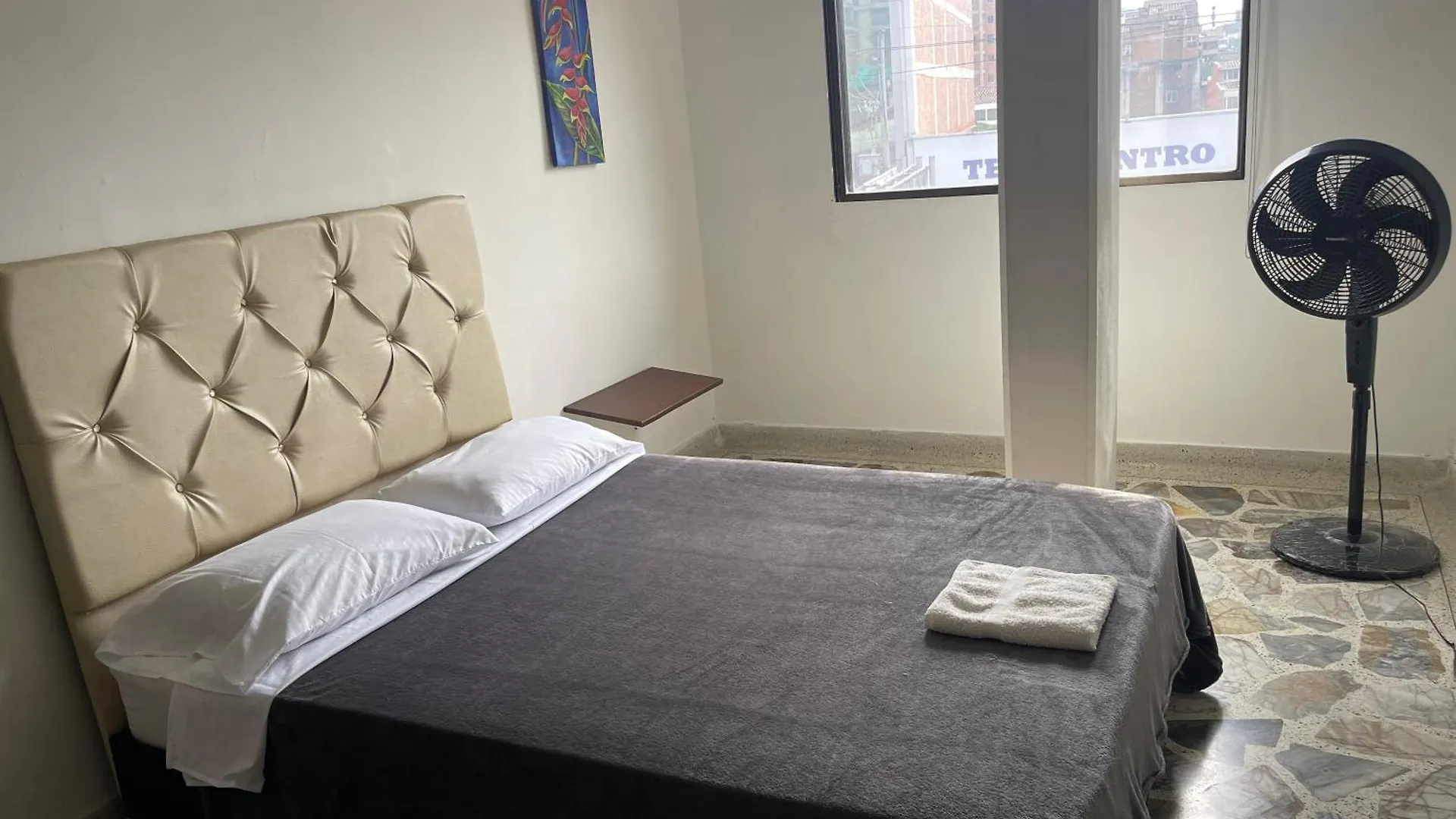 Apartamento Apartamento Comodo En Laureles, Grande , Centrico , Bien Ubicado Apto303 Medellín 0*,  Colombia