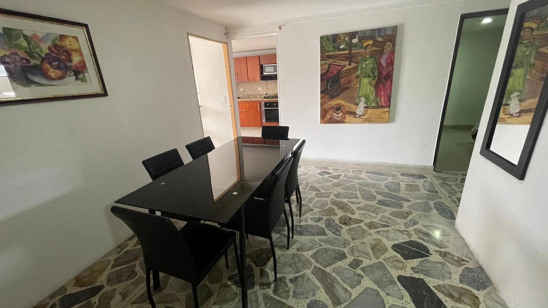 Apartamento Apartamento Comodo En Laureles, Grande , Centrico , Bien Ubicado Apto303 Medellín