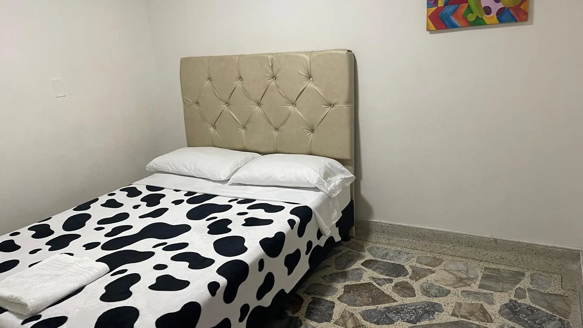 Apartamento Apartamento Comodo En Laureles, Grande , Centrico , Bien Ubicado Apto303 Medellín