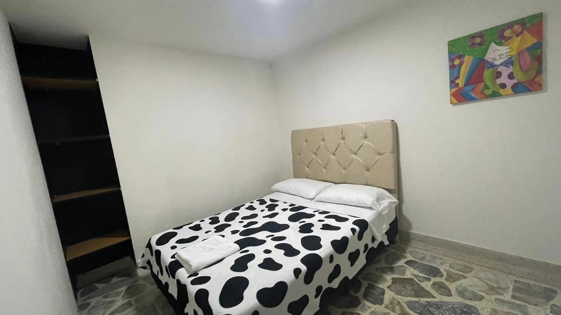 Apartamento Apartamento Comodo En Laureles, Grande , Centrico , Bien Ubicado Apto303 Medellín