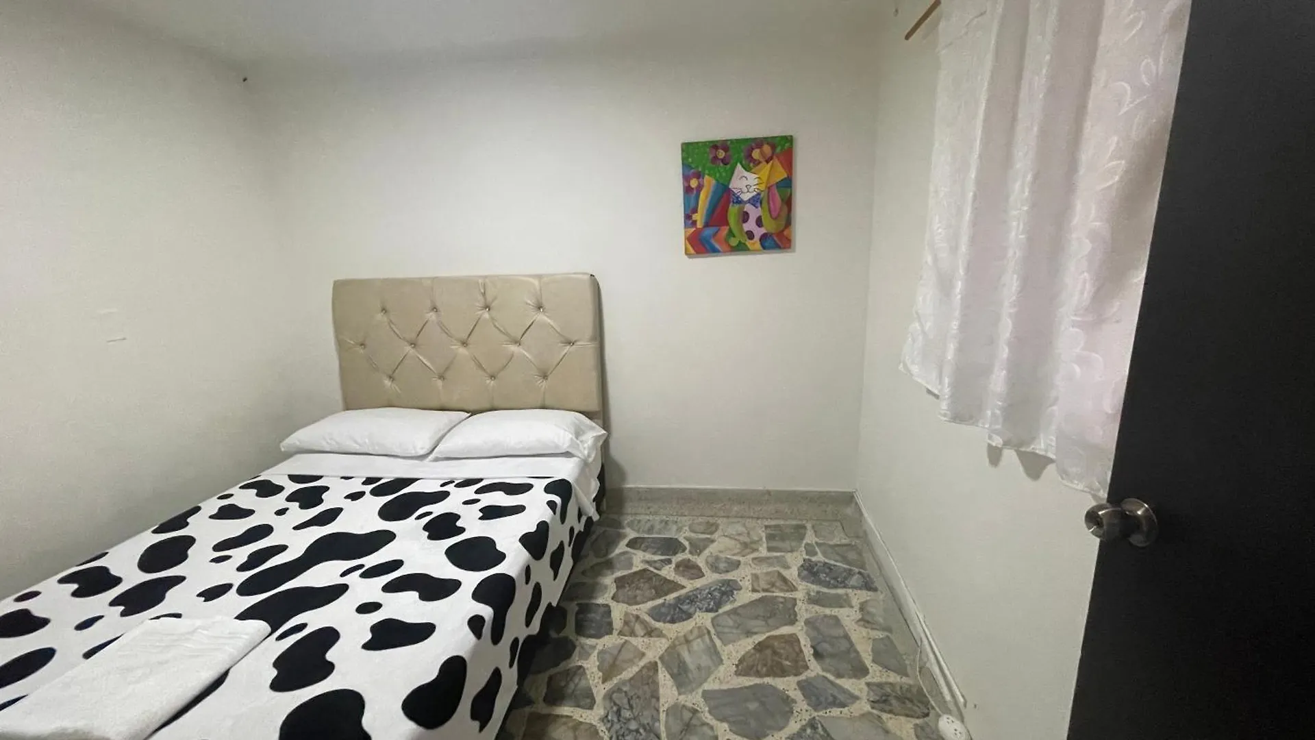 Apartamento Apartamento Comodo En Laureles, Grande , Centrico , Bien Ubicado Apto303 Medellín 0*,