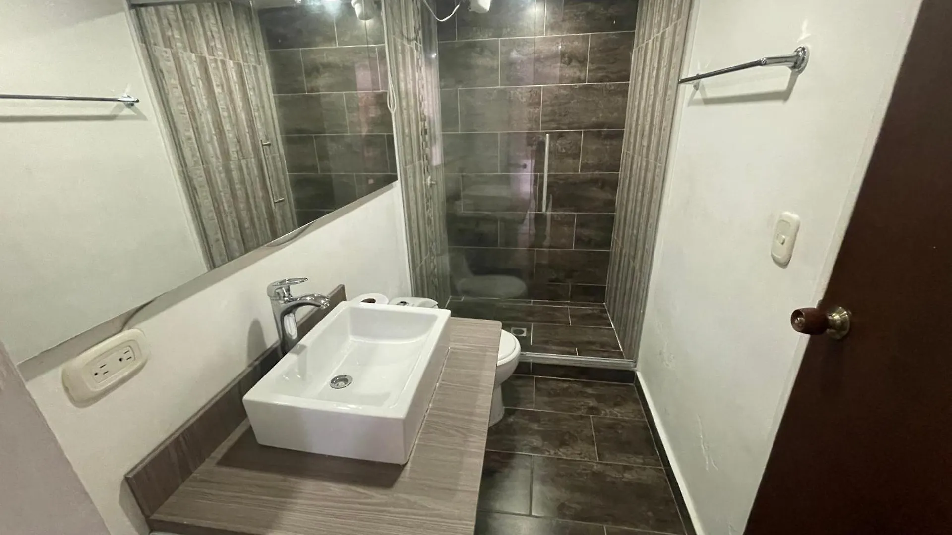 Apartamento Apartamento Comodo En Laureles, Grande , Centrico , Bien Ubicado Apto303 Medellín