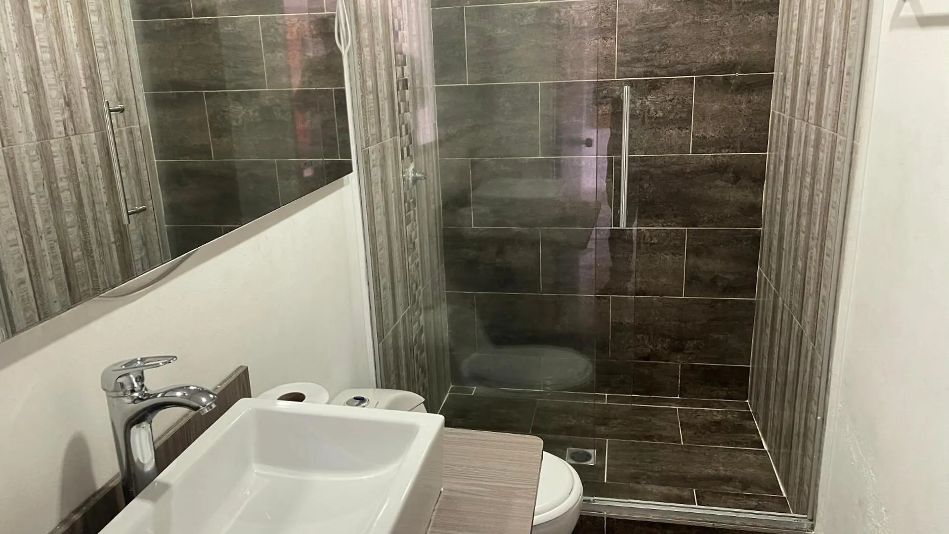 Apartamento Apartamento Comodo En Laureles, Grande , Centrico , Bien Ubicado Apto303 Medellín