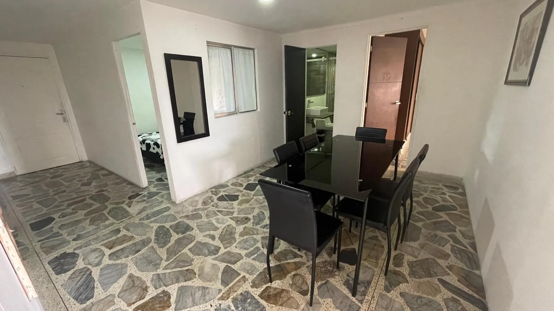 Apartamento Apartamento Comodo En Laureles, Grande , Centrico , Bien Ubicado Apto303 Medellín