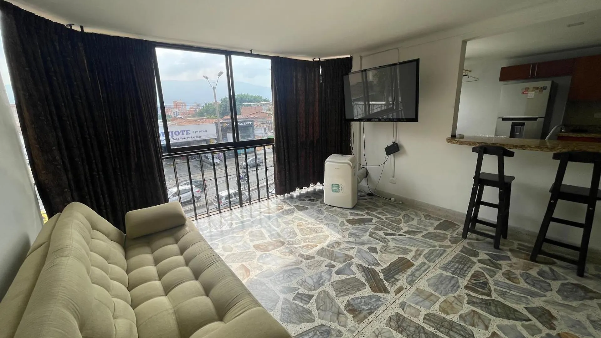 Apartamento Apartamento Comodo En Laureles, Grande , Centrico , Bien Ubicado Apto303 Medellín