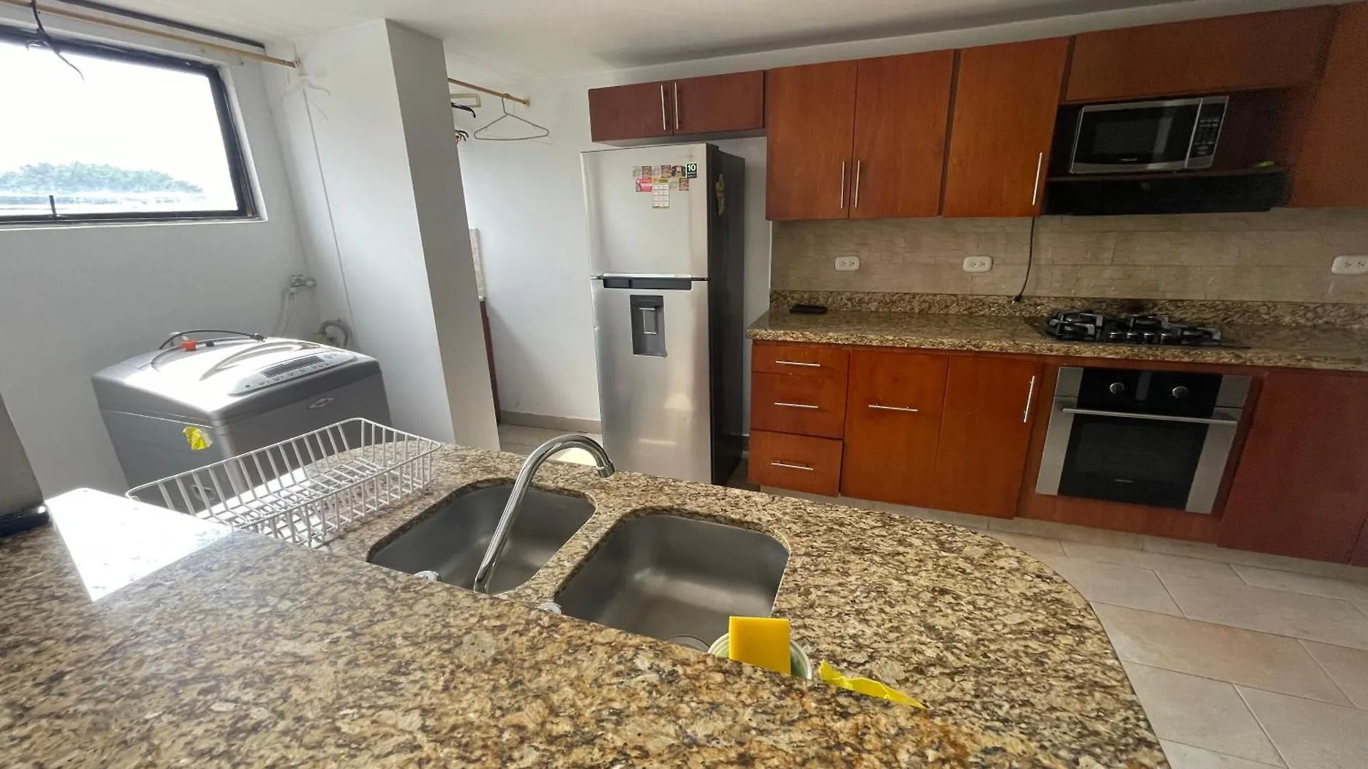 Apartamento Apartamento Comodo En Laureles, Grande , Centrico , Bien Ubicado Apto303 Medellín Colombia